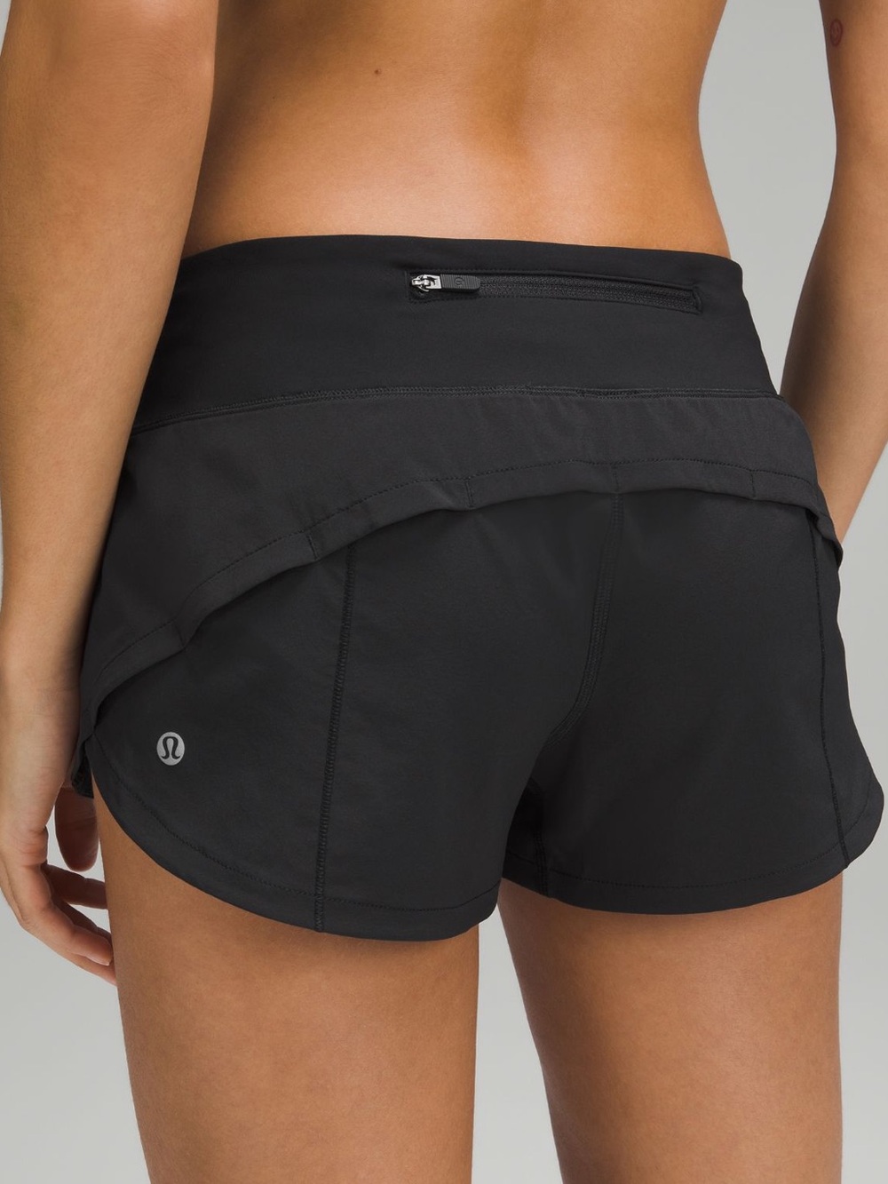 Like New Lululemon Speed Up Low Rise 2.5” Black Shorts Size 4
